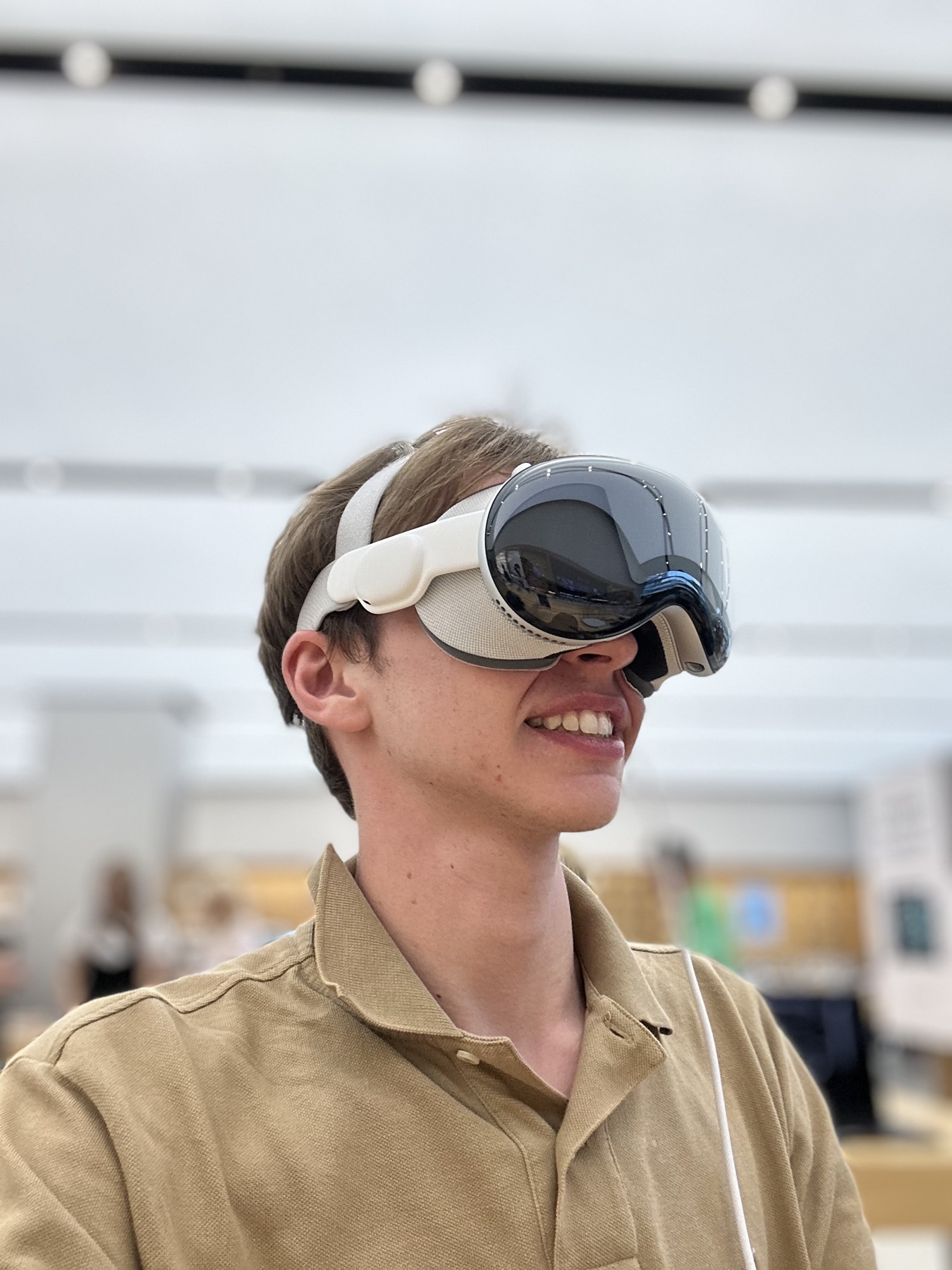 Justin Hüsges testet eine Apple Vision Pro